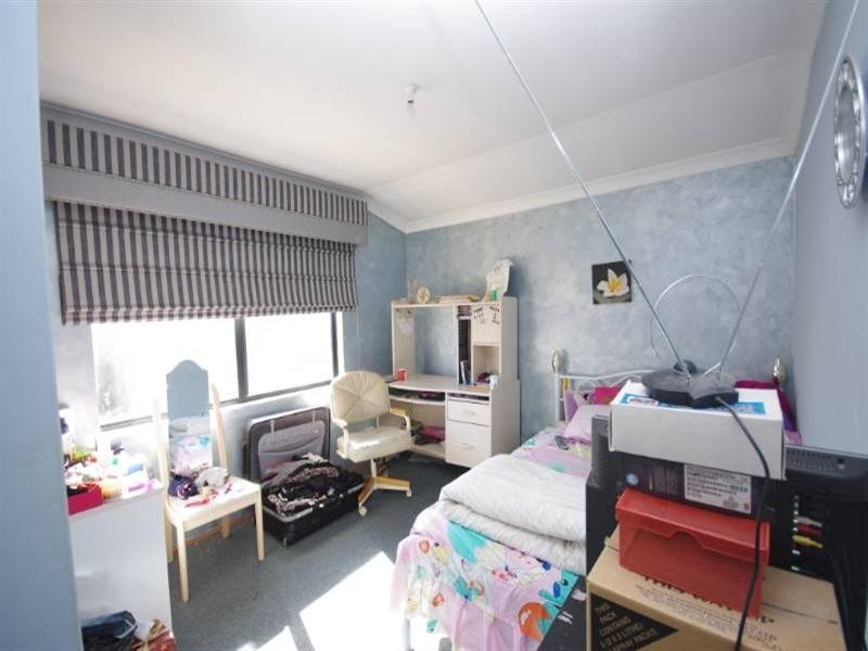 8 Syme Road, Alexander Heights WA 6064