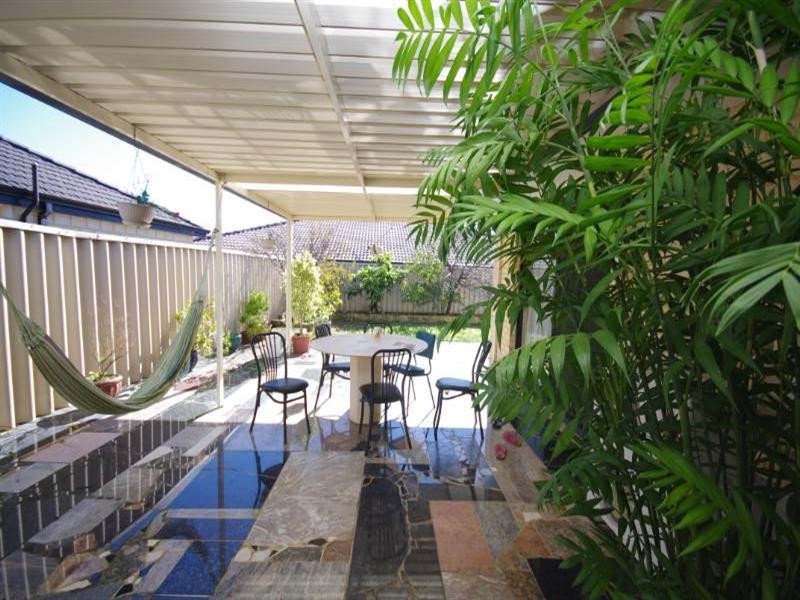 8 Syme Road, Alexander Heights WA 6064