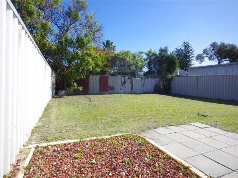23b Mirrabooka Avenue, Girrawheen WA 6064