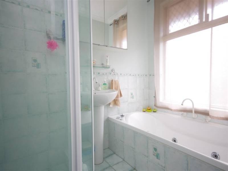 17 Heathfield Drive, Landsdale WA 6065