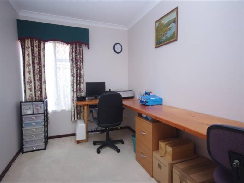 17 Heathfield Drive, Landsdale WA 6065