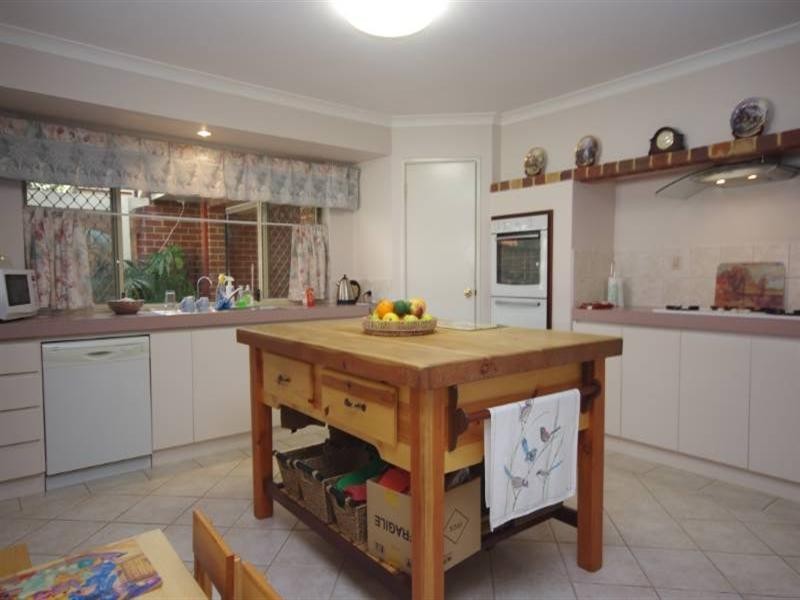 17 Heathfield Drive, Landsdale WA 6065