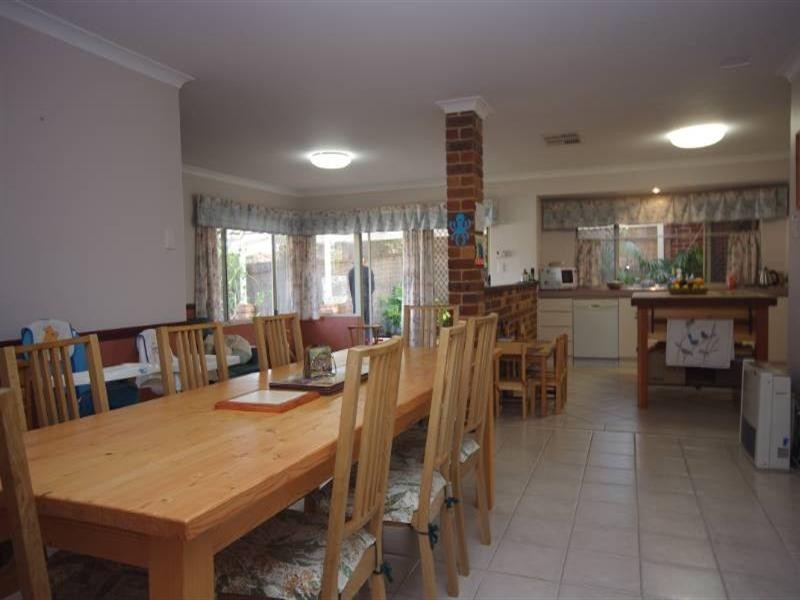 17 Heathfield Drive, Landsdale WA 6065