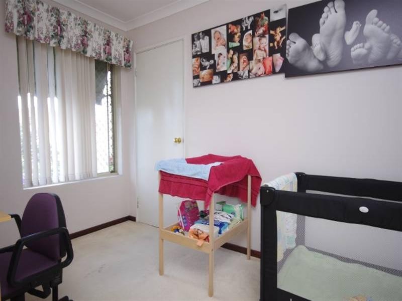 17 Heathfield Drive, Landsdale WA 6065