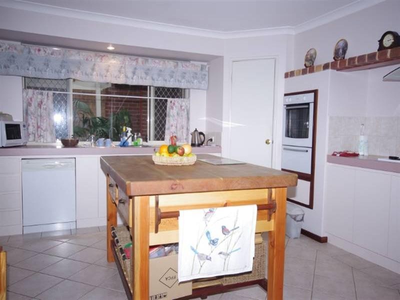 17 Heathfield Drive, Landsdale WA 6065