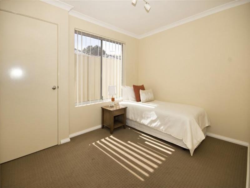 2c Playden Way, Balga WA 6061
