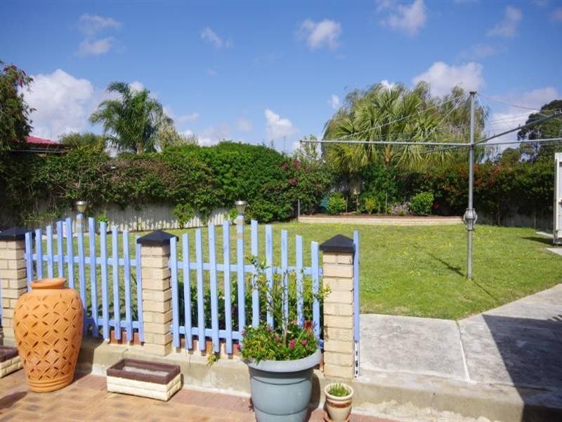 10 Bexley Way, Girrawheen WA 6064