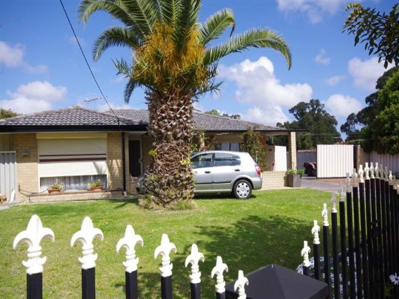 10 Bexley Way, Girrawheen WA 6064