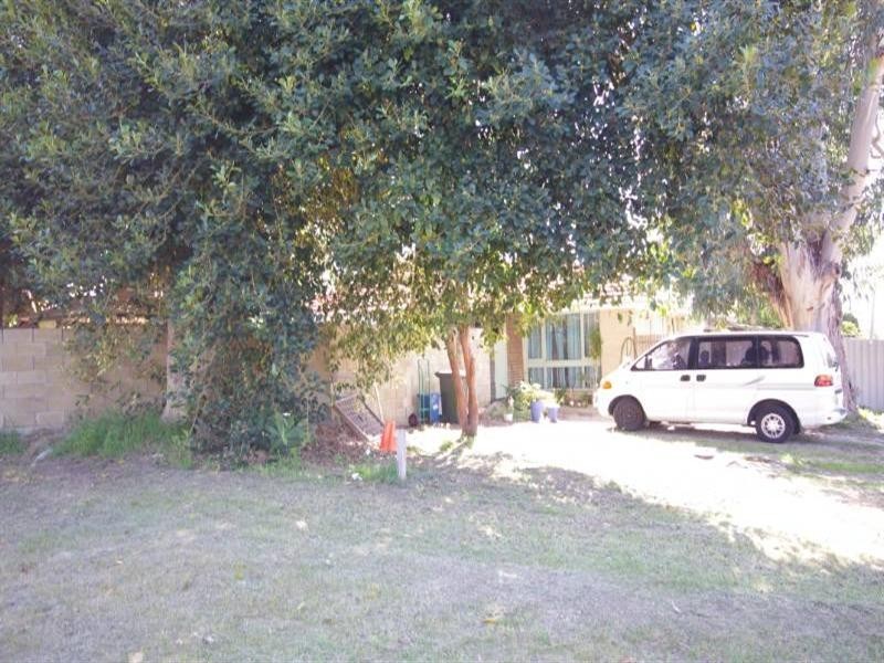 22 Rochford Way, Girrawheen WA 6064