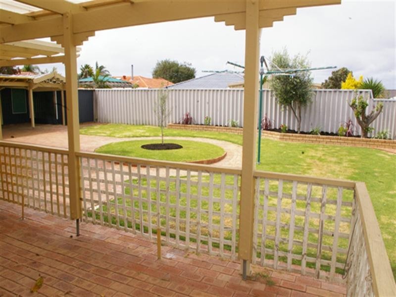 14 The Avenue, Alexander Heights WA 6064