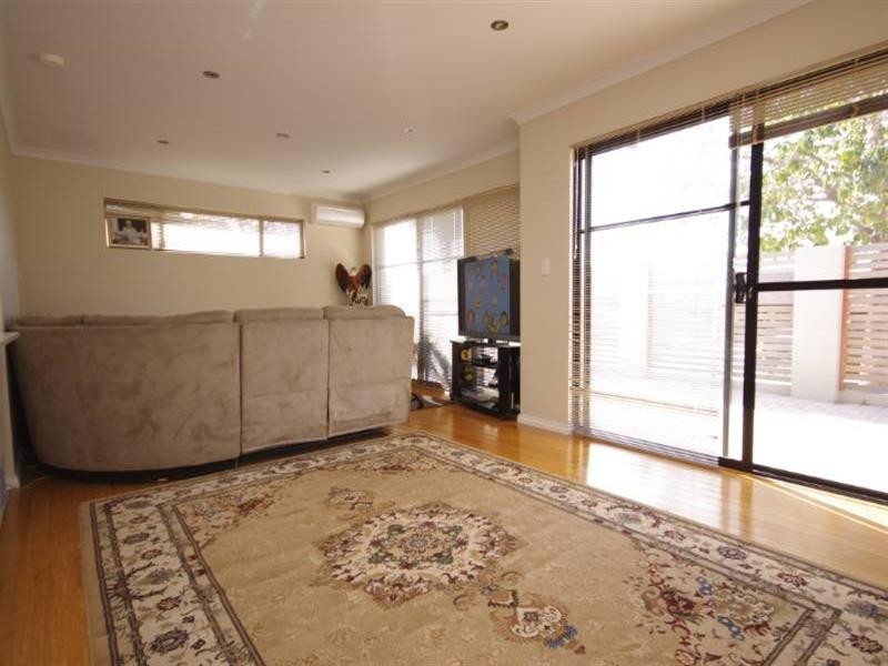 71a Eastdene Circle, Nollamara WA 6061