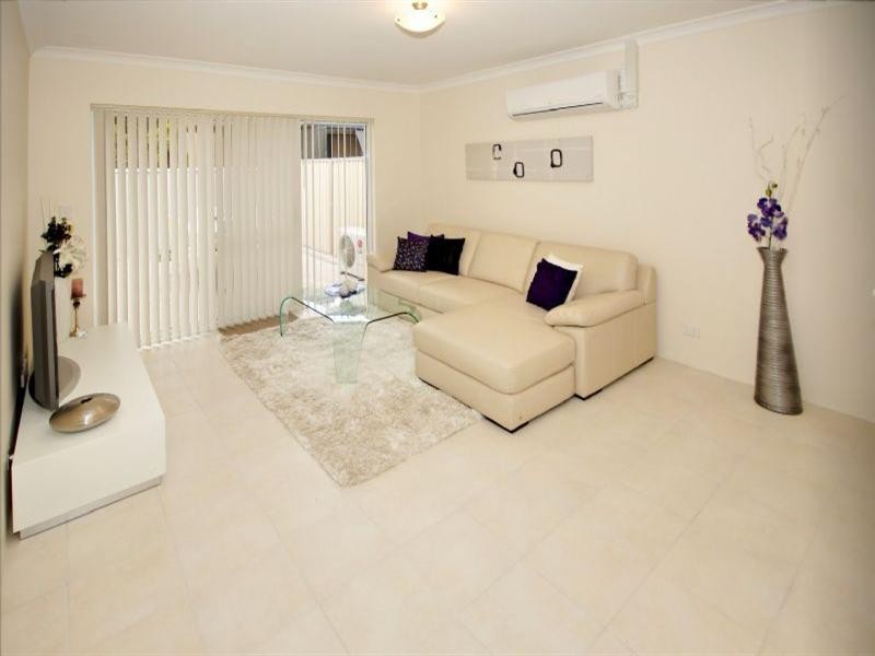 8b Mildmay Street, Balga WA 6061