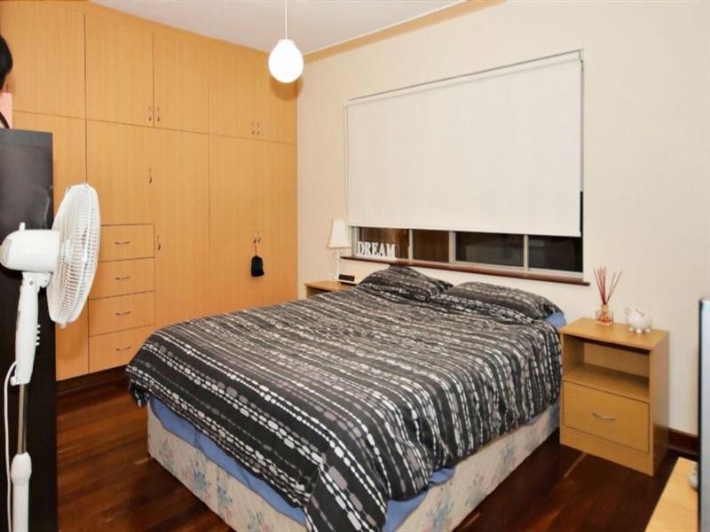 25 Rochester Circle, Balga WA 6061