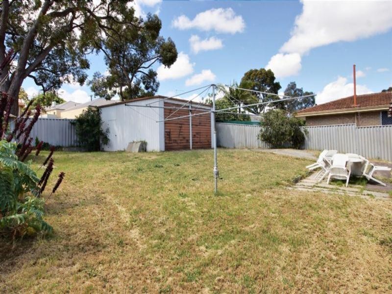 25 Rochester Circle, Balga WA 6061