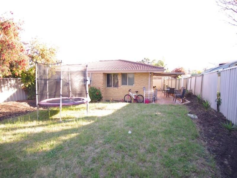 26b Pinewood Green, Mirrabooka WA 6061