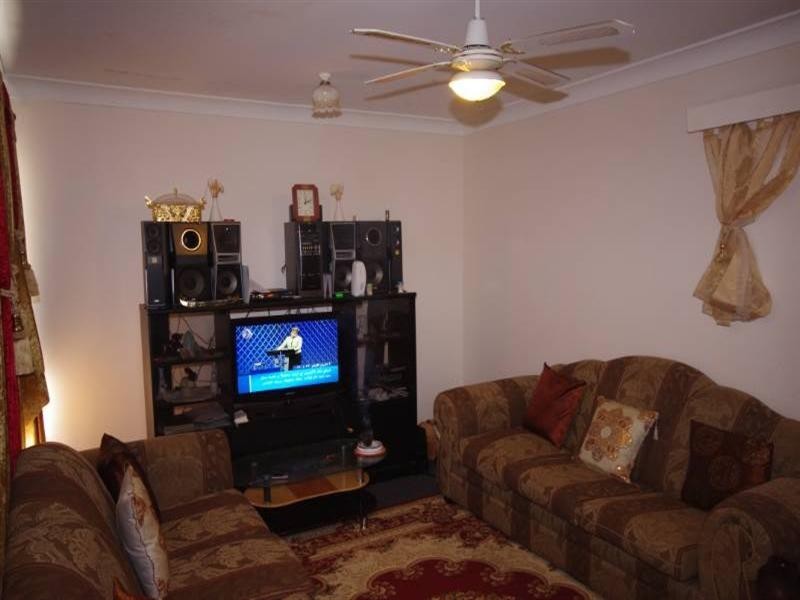 15 Brecknock Way, Girrawheen WA 6064