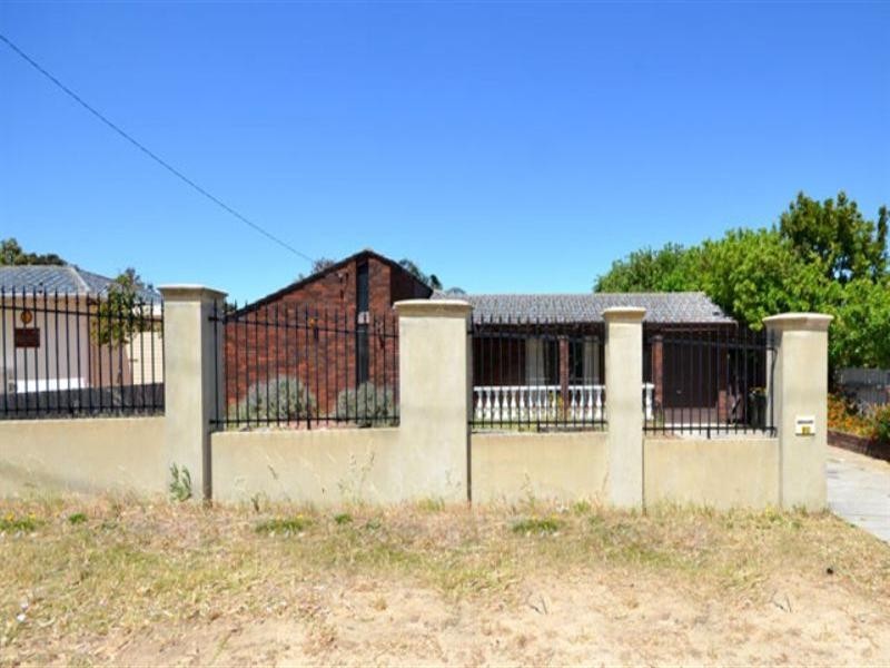 90 Girrawheen Avenue, Girrawheen WA 6064