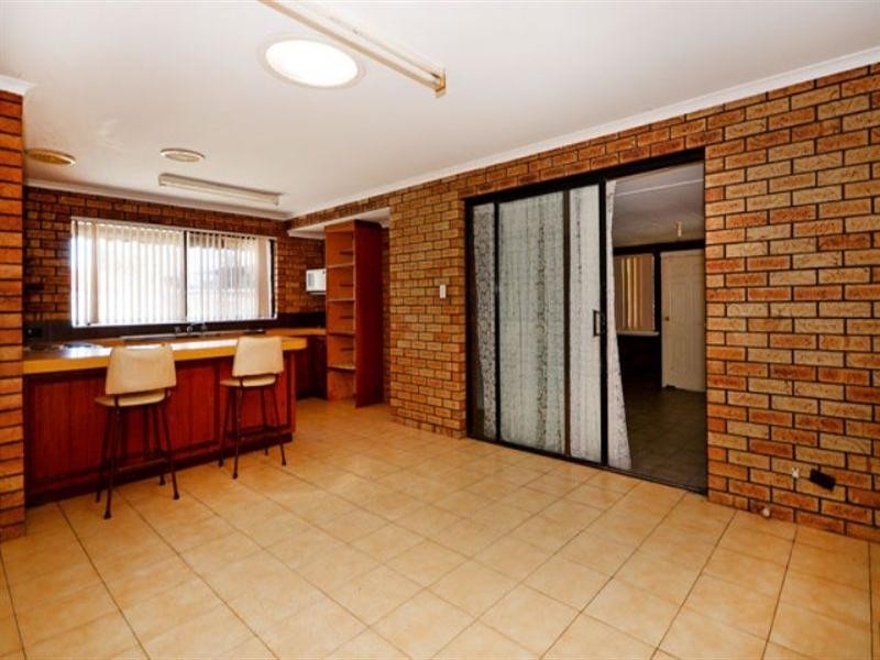 90 Girrawheen Avenue, Girrawheen WA 6064