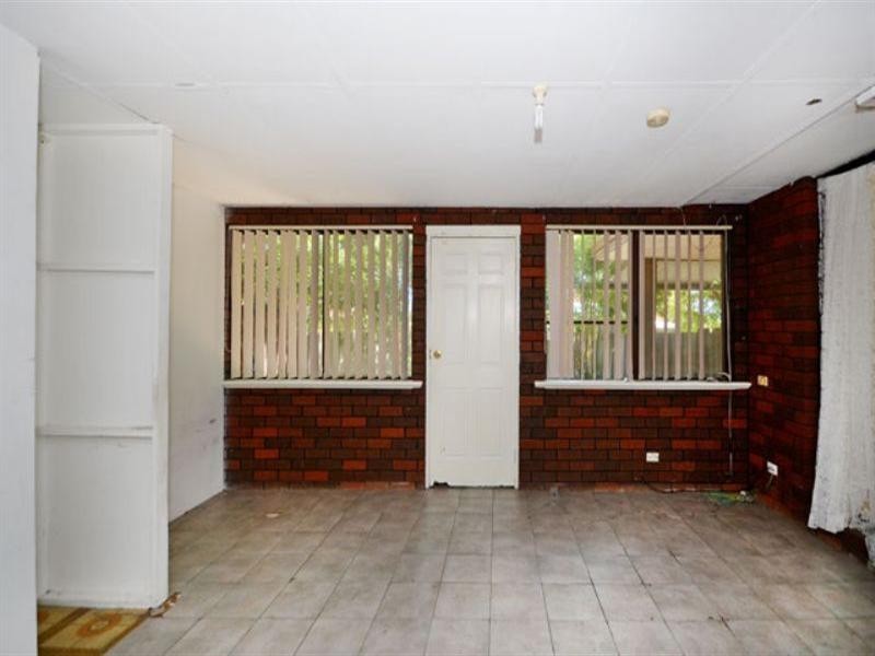 90 Girrawheen Avenue, Girrawheen WA 6064