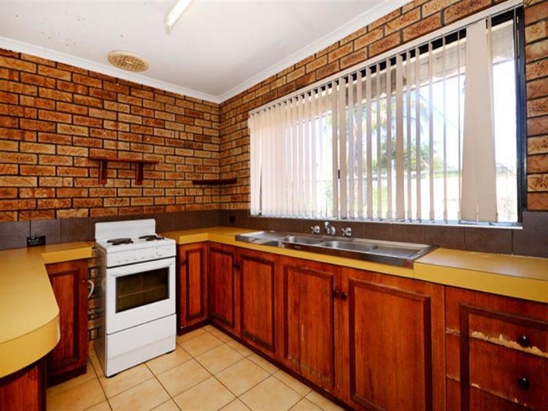 90 Girrawheen Avenue, Girrawheen WA 6064