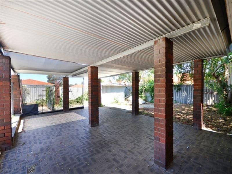 90 Girrawheen Avenue, Girrawheen WA 6064