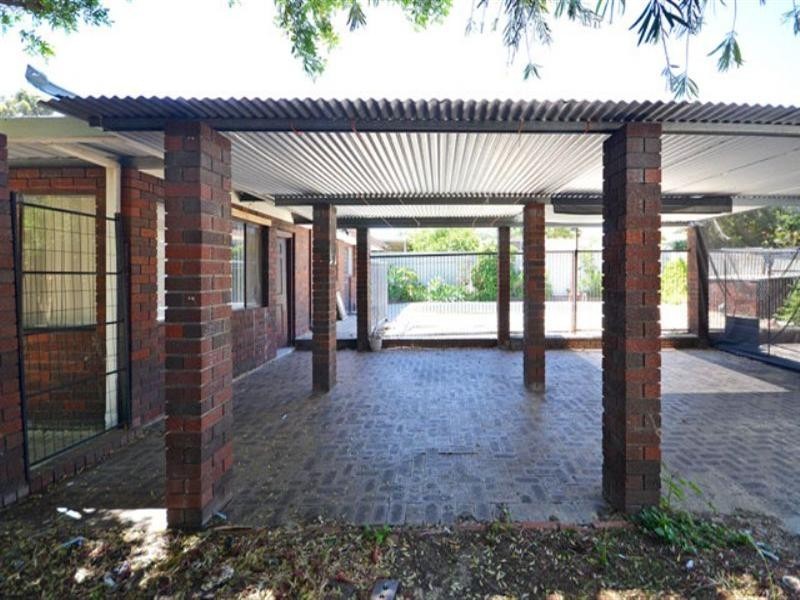 90 Girrawheen Avenue, Girrawheen WA 6064