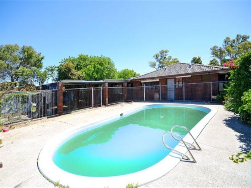 90 Girrawheen Avenue, Girrawheen WA 6064