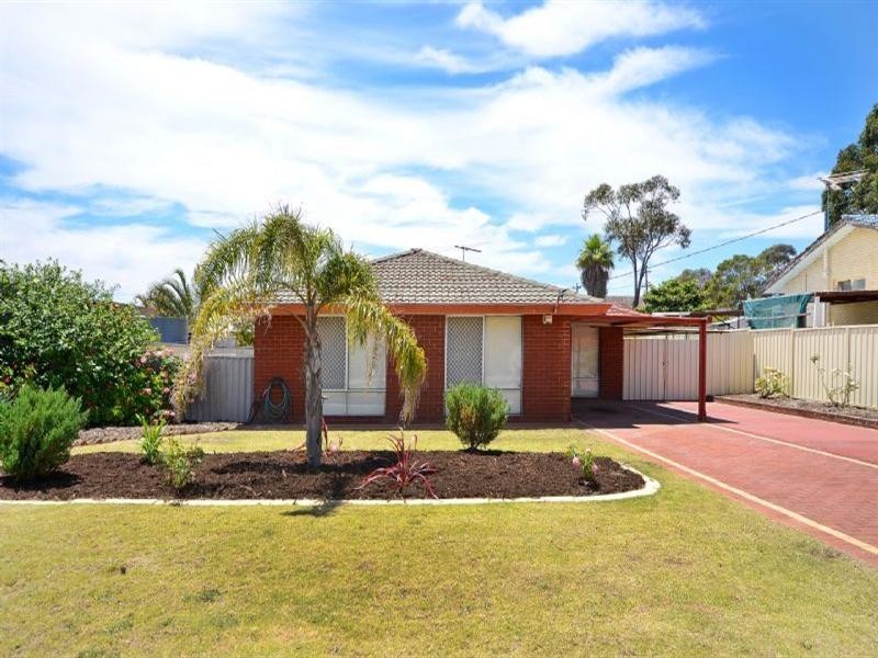 4 Harford Way, Girrawheen WA 6064