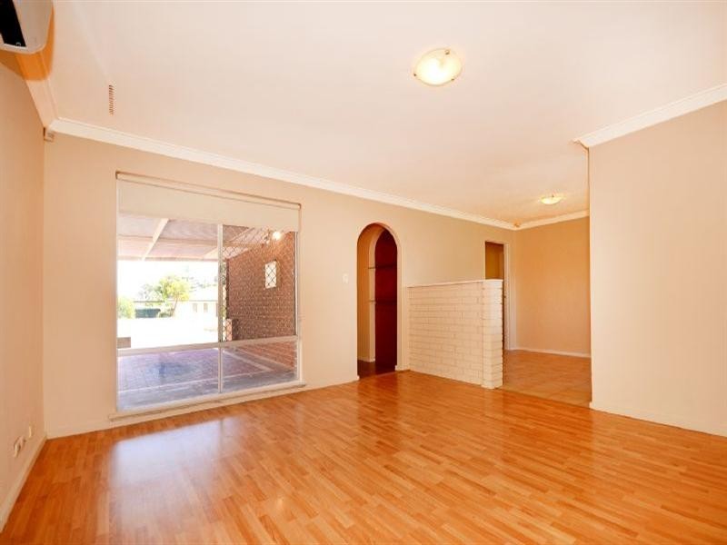 4 Harford Way, Girrawheen WA 6064