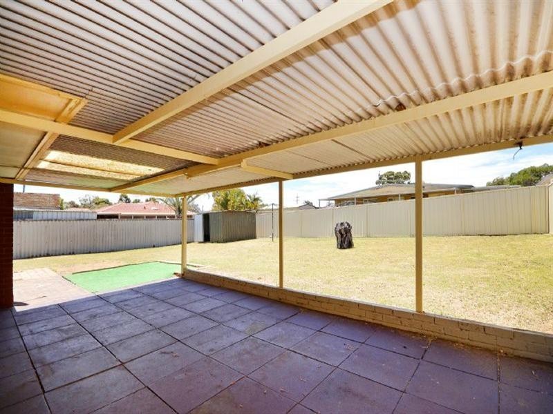 4 Harford Way, Girrawheen WA 6064