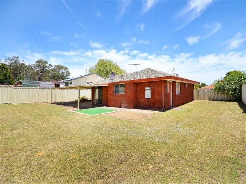 4 Harford Way, Girrawheen WA 6064