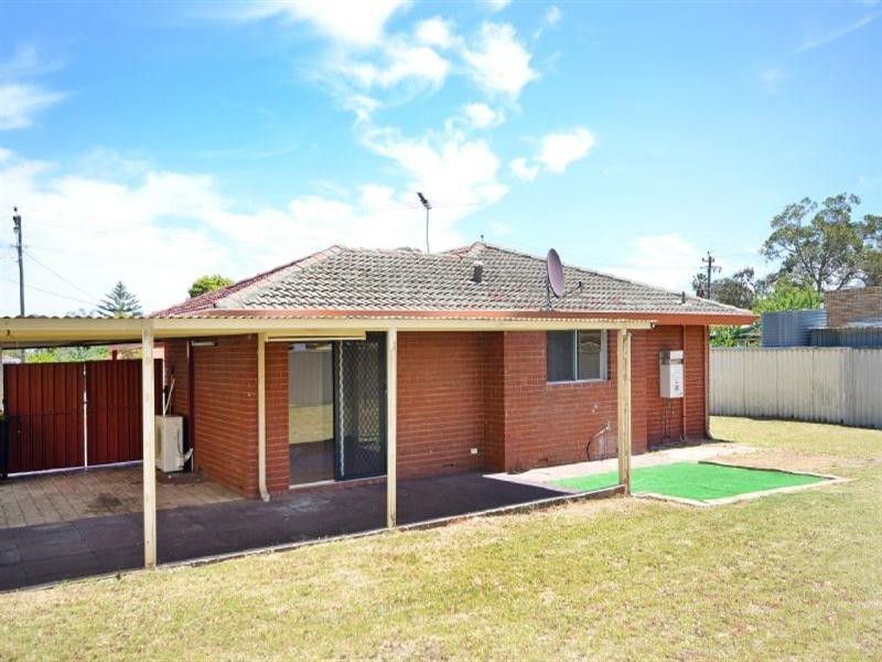 4 Harford Way, Girrawheen WA 6064