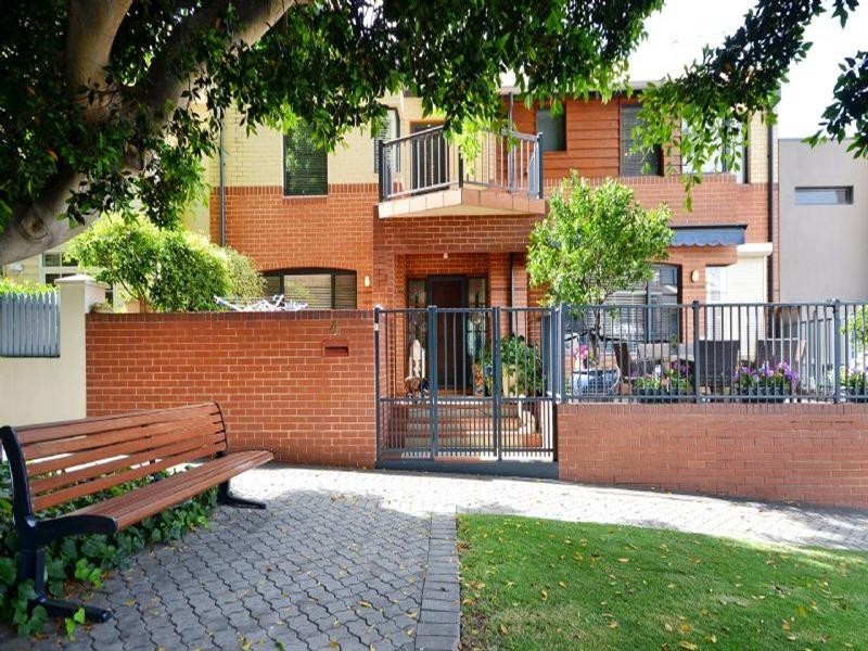 4 Harford Way, Girrawheen WA 6064