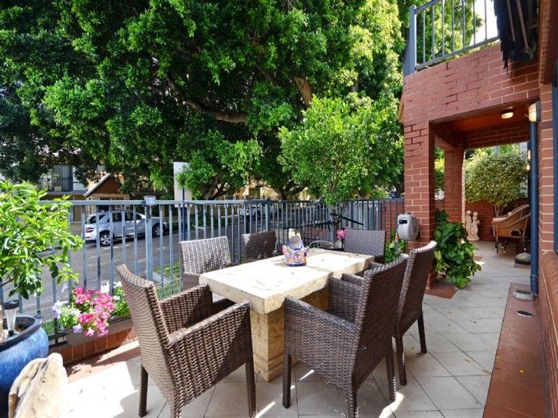 4 Harford Way, Girrawheen WA 6064