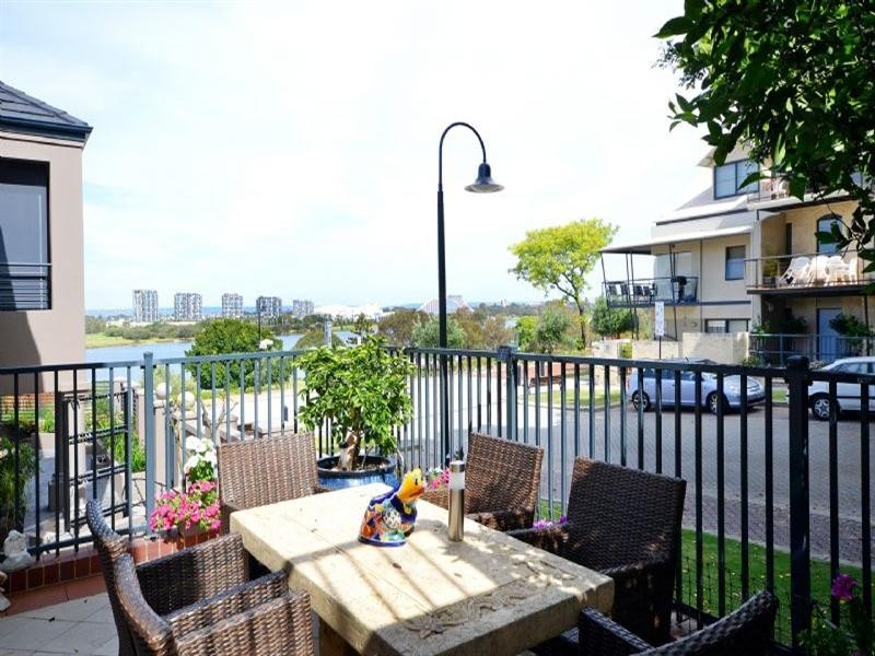 4 Harford Way, Girrawheen WA 6064