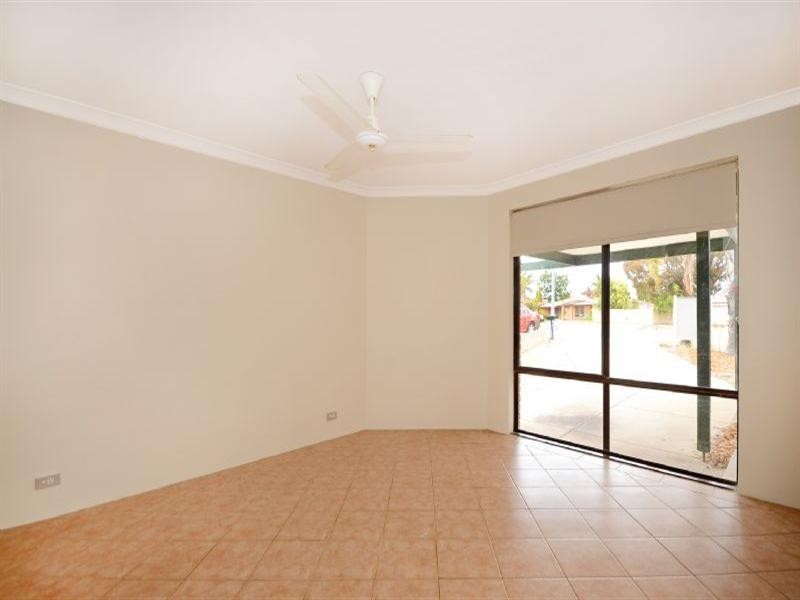 9 Pinetree Close, Alexander Heights WA 6064