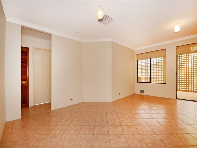 9 Pinetree Close, Alexander Heights WA 6064