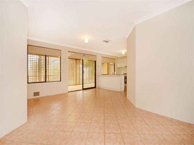 9 Pinetree Close, Alexander Heights WA 6064