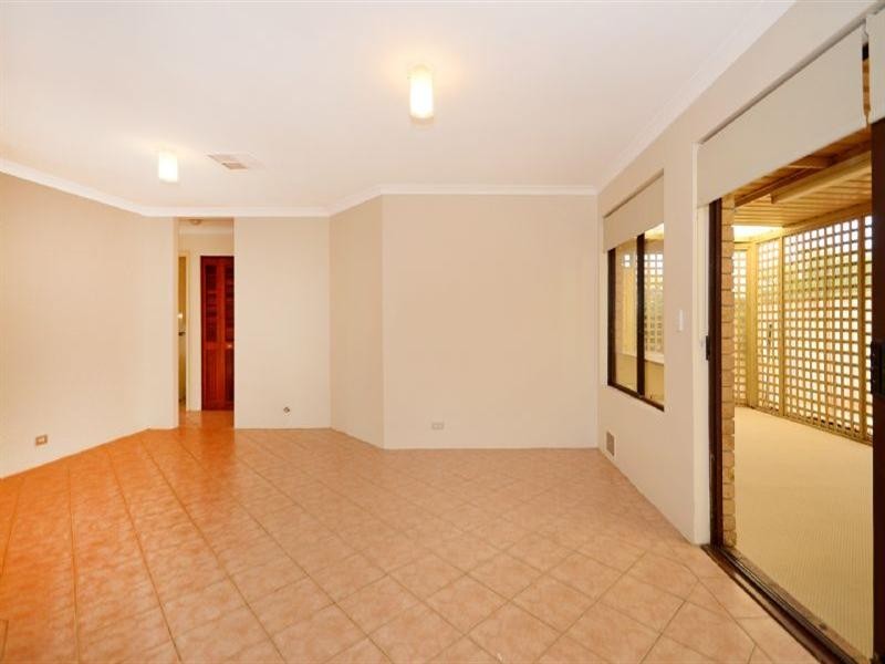 9 Pinetree Close, Alexander Heights WA 6064