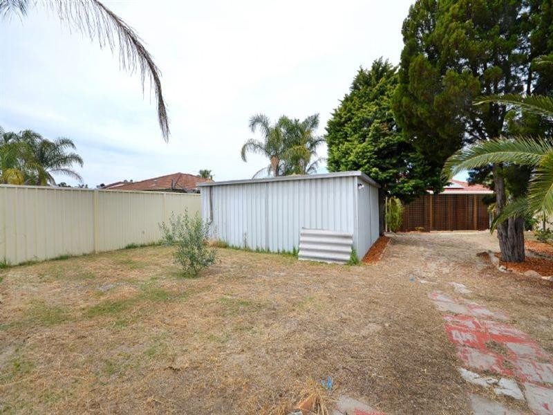 9 Pinetree Close, Alexander Heights WA 6064