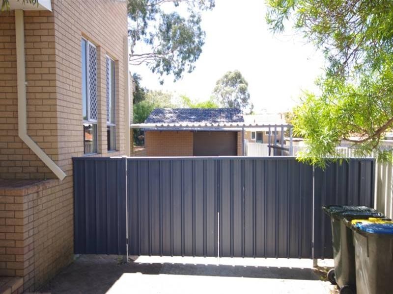 26 Whitworth Avenue, Girrawheen WA 6064