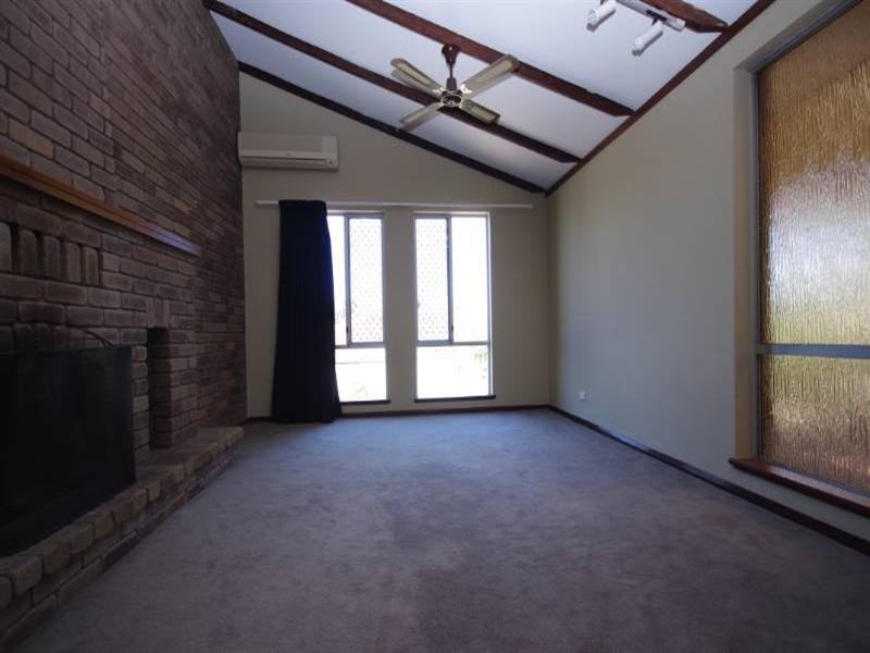 26 Whitworth Avenue, Girrawheen WA 6064