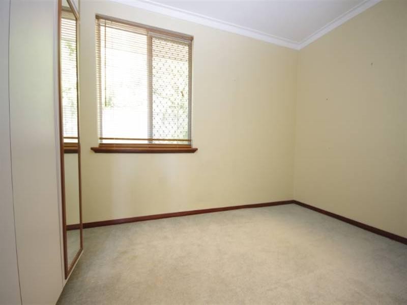 26 Whitworth Avenue, Girrawheen WA 6064