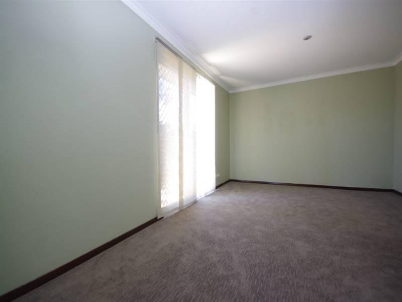 26 Whitworth Avenue, Girrawheen WA 6064