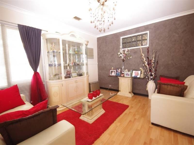 33 Pannell Way, Girrawheen WA 6064