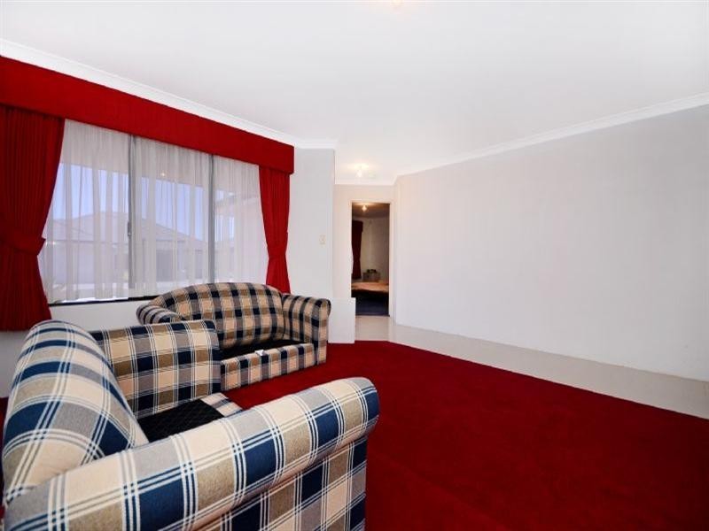 2 Fennell Rise, Darch WA 6065