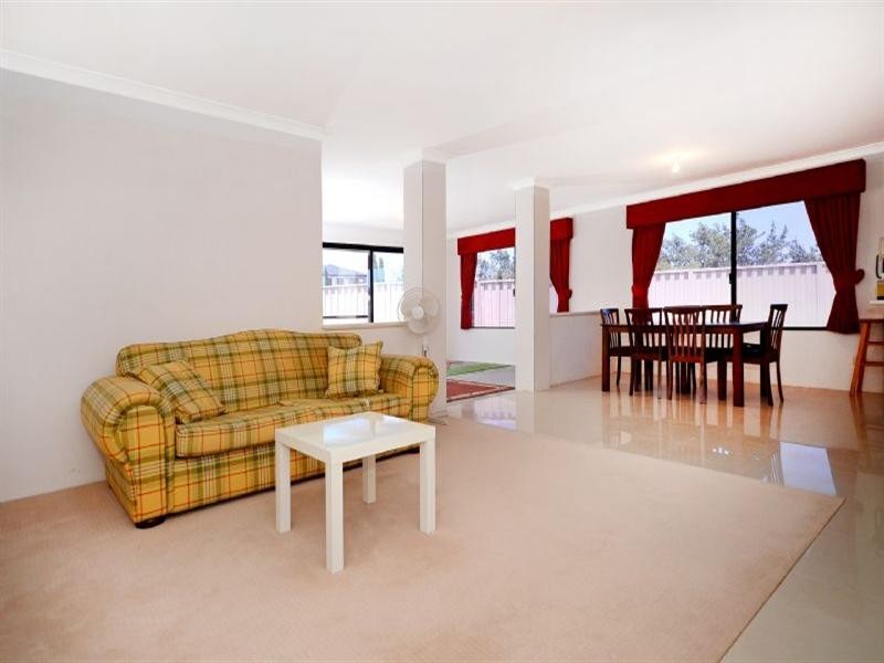 2 Fennell Rise, Darch WA 6065