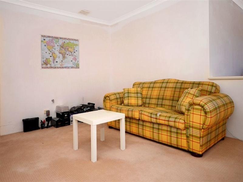 2 Fennell Rise, Darch WA 6065