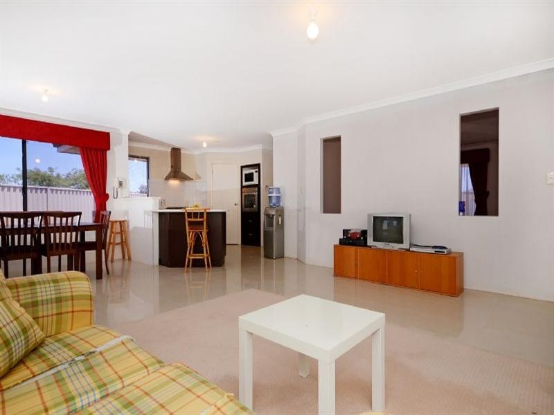 2 Fennell Rise, Darch WA 6065