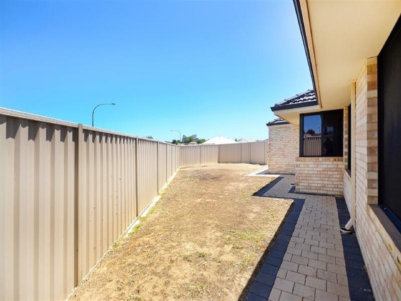 2 Fennell Rise, Darch WA 6065